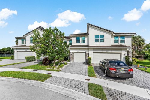 4392 Veleiros Ave, Deerfield Beach, FL, 33064-2081 | Card Image