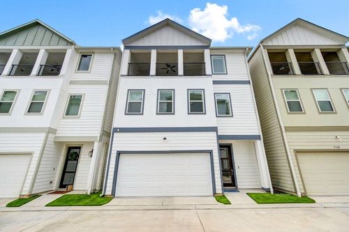 d-911 W 35th Street, Houston, TX, 77018 | Card Image