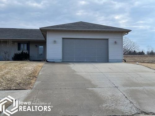 1904 S Meadowview Ave, Mount Pleasant, IA, 52641-2738 | Card Image