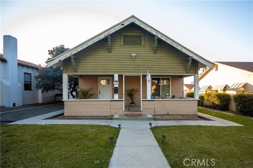 1322 S Main St, Corona, CA, 92882 | Card Image