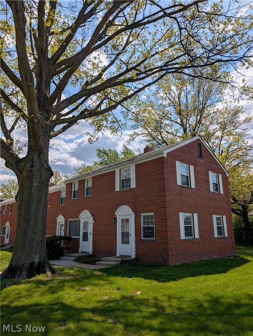 j10-422 Clearview Dr, Euclid, OH, 44123-2091 | Card Image