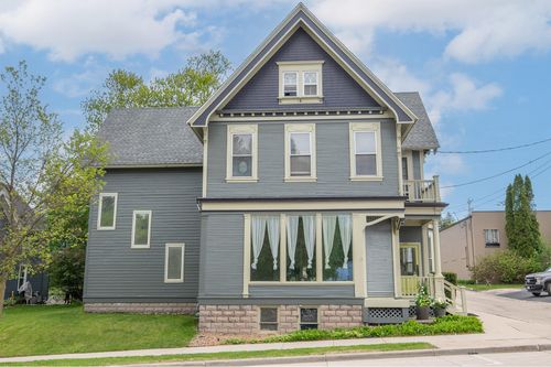 531 W Grand Ave, Port Washington, WI, 53074-2102 | Card Image