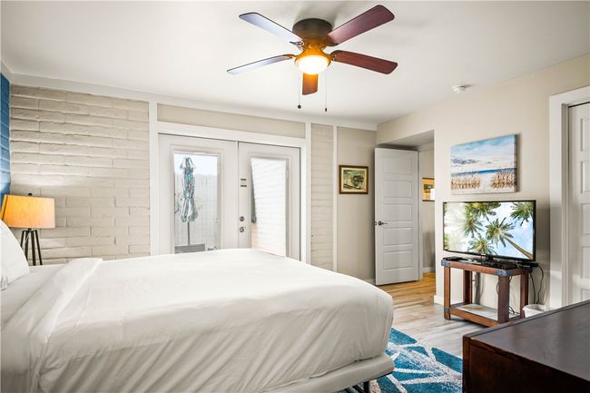 APT-136 - 4901 State Highway 361, Condo with 2 bedrooms, 2 bathrooms and null parking in Port Aransas TX | Image 12