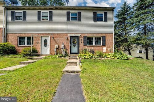 1261 Fox Run, READING, PA, 19606-1139 | Card Image