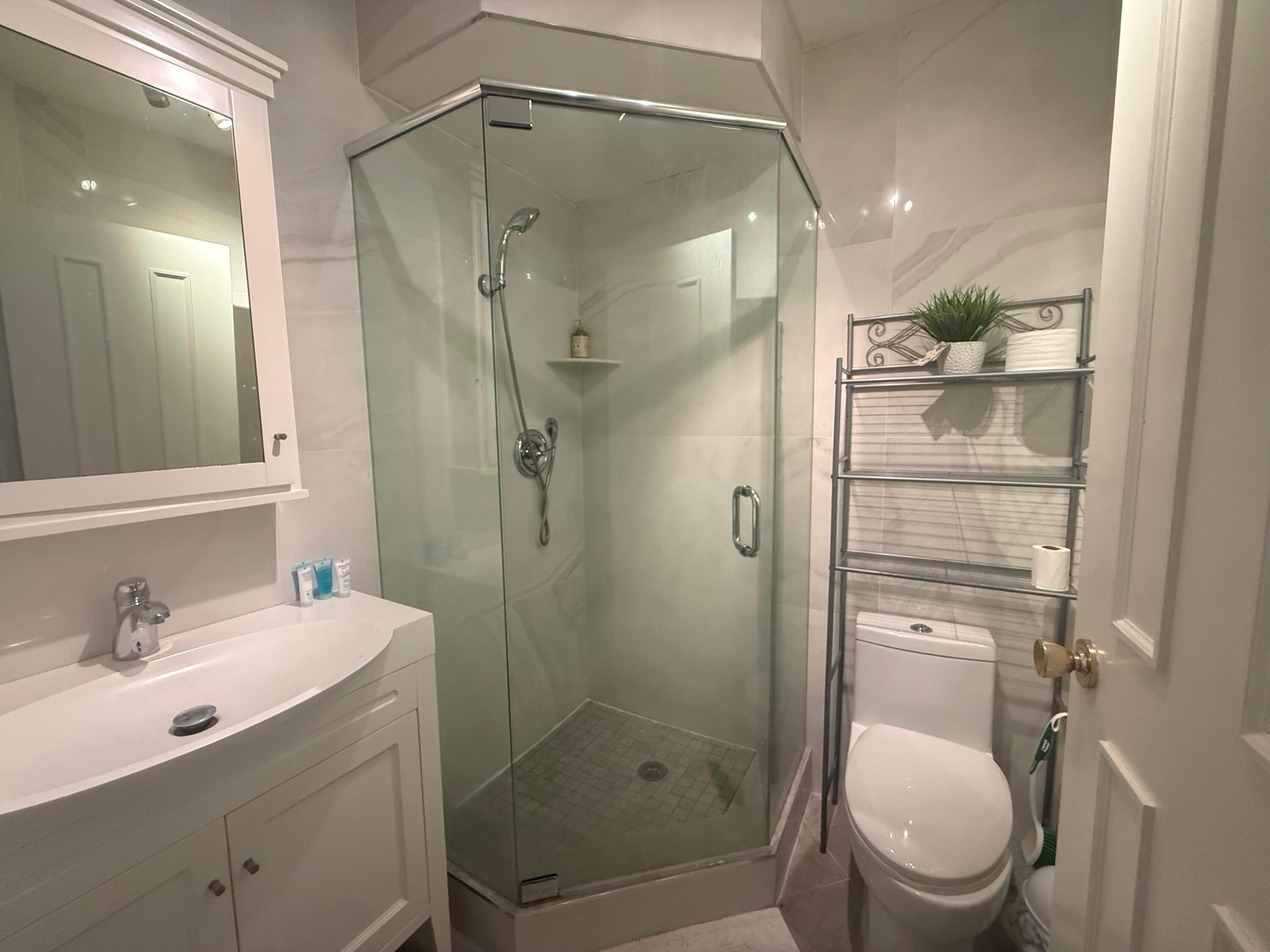 Residential Lease in Lauderdale Lakes 4