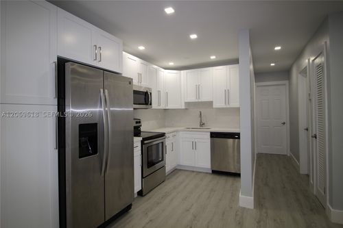k6-8701 Sw 141st St, Palmetto Bay, FL, 33176-7246 | Card Image
