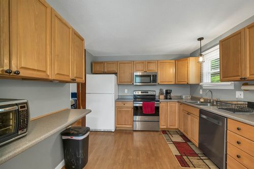 185 Summit St, Franklin, NH, 03235-1519 | Card Image