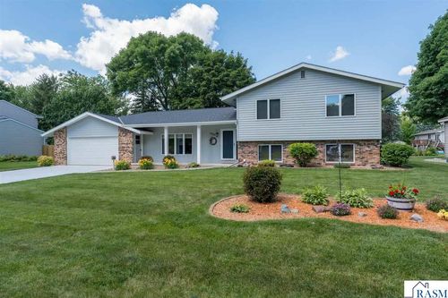 1028 Shady Oak Dr, North Mankato, MN, 56003-3435 | Card Image