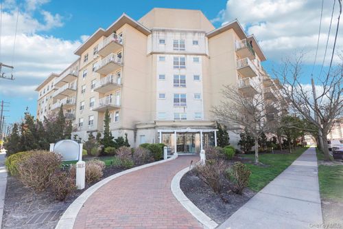 2d-260 Beach 81st St, Rockaway Beach, NY, 11693-1903 | Card Image