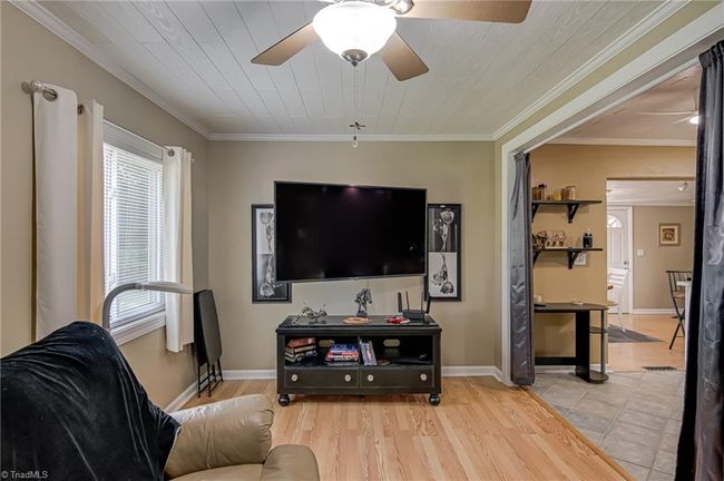 Den | Image 13