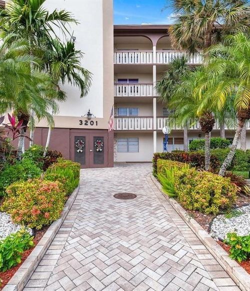 apt-e3-3201 Portofino Pt, Coconut Creek, FL, 33066-1227 | Card Image
