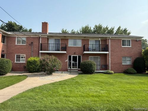 21-19585 Masonic Blvd, Roseville, MI, 48066-1201 | Card Image