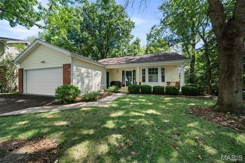700 Auber Ridge Ct, Ballwin, MO, 63011-4162 | Card Image