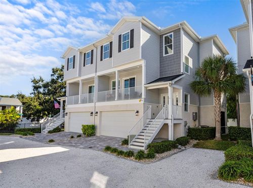 515 Douglas Pl, Dunedin, FL, 34698-6847 | Card Image