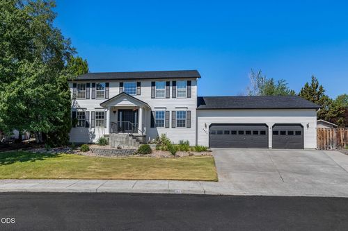 3672 Sw Volcano Ave, Redmond, OR, 97756-8308 | Card Image