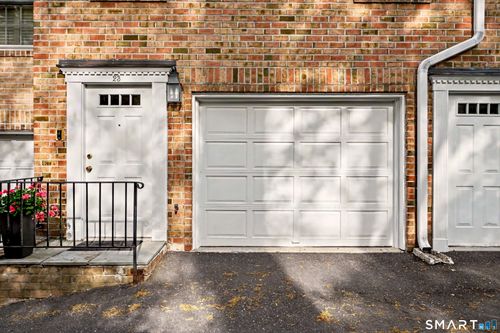 23-3 Valley View Rd, Norwalk, CT, 06851-1034 | Card Image