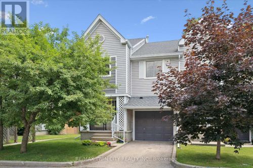 18-54 Green Valley Dr, Kitchener, ON, N2P1Z9 | Card Image