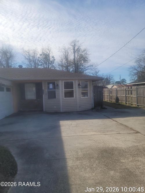 214 Ebony Dr, Opelousas, LA, 70570-1257 | Card Image