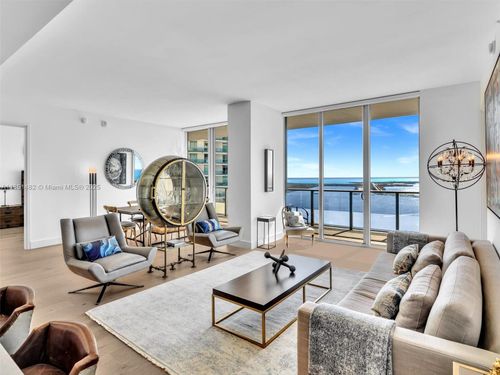apt-4202-1300 Brickell Bay Dr, Miami, FL, 33131-3486 | Card Image