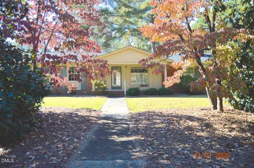 102 E Stevens St, Smithfield, NC, 27577-4204 | Card Image