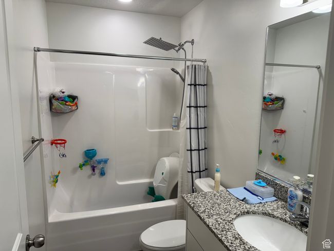 Second upstairs Bath | Image 18