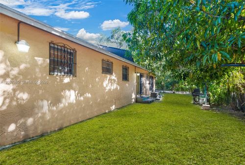 000-16420 Ne 5th Ave, Miami, FL, 33162-3518 | Card Image
