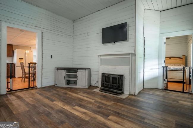 180 Cross St, House other with 2 bedrooms, 1 bathrooms and null parking in Maysville GA | Image 5
