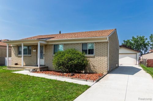 16137 Secretariat Ave, Roseville, MI, 48066-2338 | Card Image