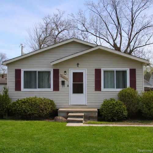 19552 Garfield, Redford, MI, 48240-1300 | Card Image