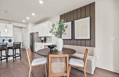 5558 E Spaniel Dr, Ann Arbor, MI, 48108-7948 | Card Image