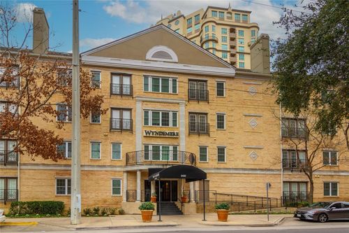 apt-306-3400 Welborn St, Dallas, TX, 75219-5213 | Card Image