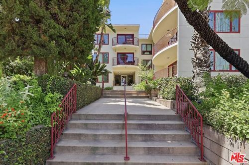 36-3407 Huxley St, Los Angeles, CA, 90027-1493 | Card Image