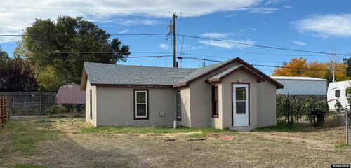 528 W Davis St, Rawlins, WY, 82301-6113 | Card Image