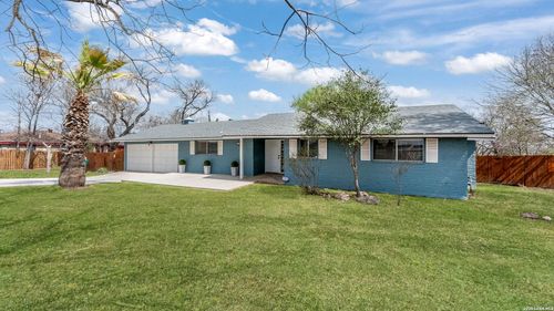 916 Toepperwein Rd, Converse, TX, 78109-2420 | Card Image