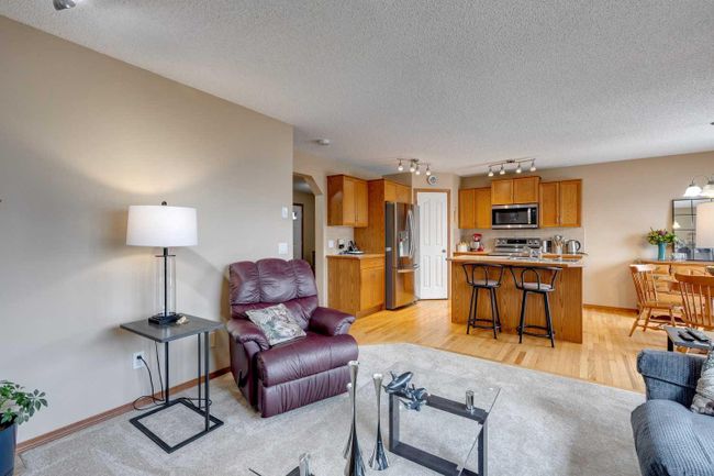 332 Cranfield Gardens Se, Home with 4 bedrooms, 3 bathrooms and 4 parking in Calgary AB | Image 5