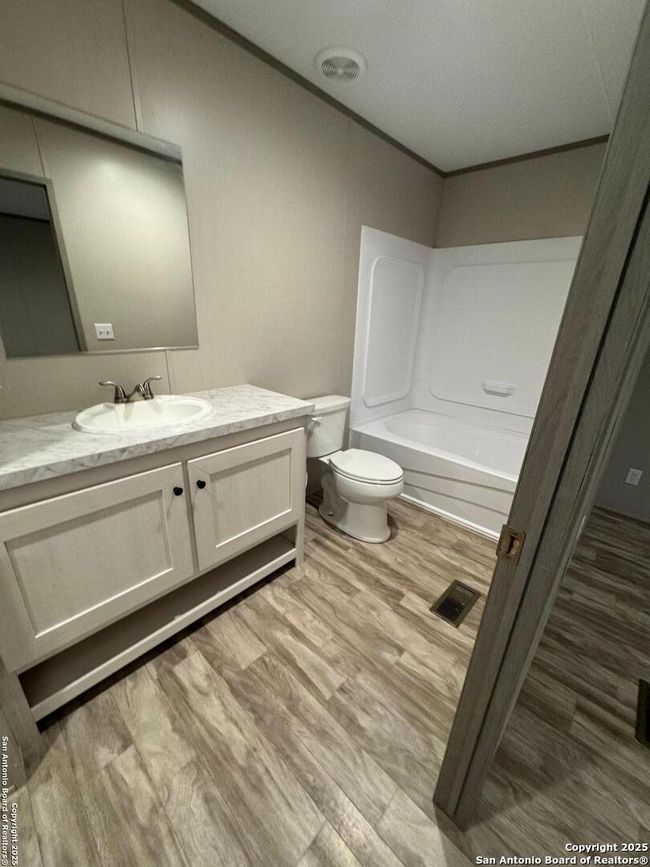 1608 Hildago, House other with 3 bedrooms, 2 bathrooms and null parking in Cotulla TX | Image 7
