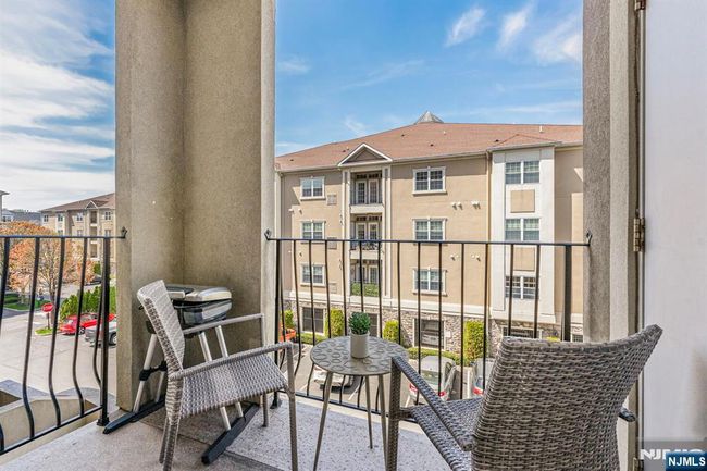 1201 Wickham Ter, Condo with 2 bedrooms, 2 bathrooms and null parking in Clifton NJ | Image 9