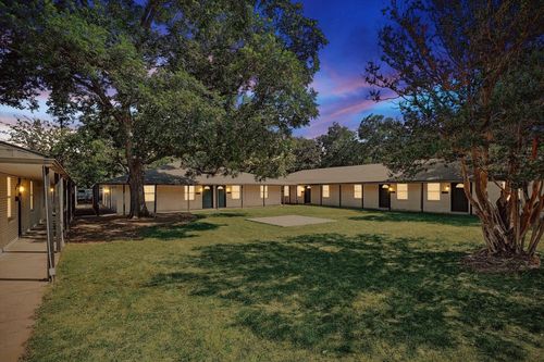 8-614 W Heard St, Cleburne, TX, 76033-8743 | Card Image