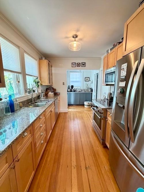 5 Fainwood Cir, Cambridge, MA, 02139-1109 | Card Image