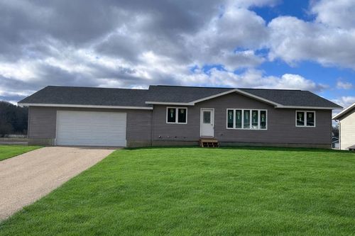62135 Sugar Loaf Trl, Prairie Du Chien, WI, 53821-8304 | Card Image