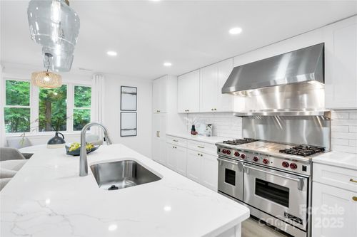 9826 Meringue Pl, Charlotte, NC, 28270-1024 | Card Image
