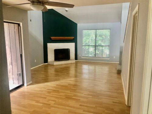 618-3150 Walnut Bend Ln, Houston, TX, 77042-4784 | Card Image