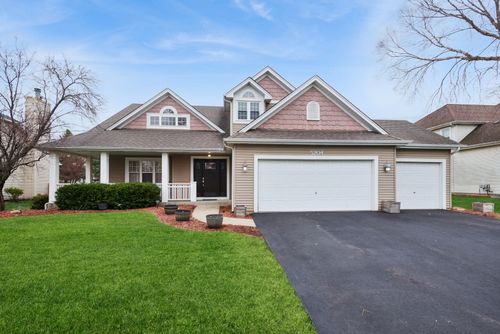 5204 Chokeberry Dr, Naperville, IL, 60564-5379 | Card Image