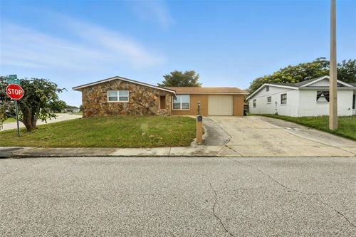 9239 Palm Ave, PORT RICHEY, FL, 34668-4615 | Card Image