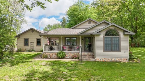 31941 Terry Dr, Dowagiac, MI, 49047-8899 | Card Image