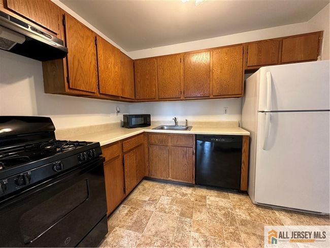 414 - 414 Cricket Ln, Townhouse with 1 bedrooms, 1 bathrooms and null parking in Woodbridge NJ | Image 8