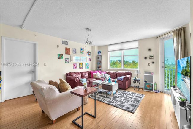 APT-304 - 1555 N Treasure Dr, Condo with 2 bedrooms, 2 bathrooms and null parking in North Bay Village FL | Image 11