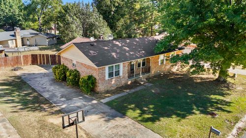 6 Whippoorwill Dr, Searcy, AR, 72143-6414 | Card Image