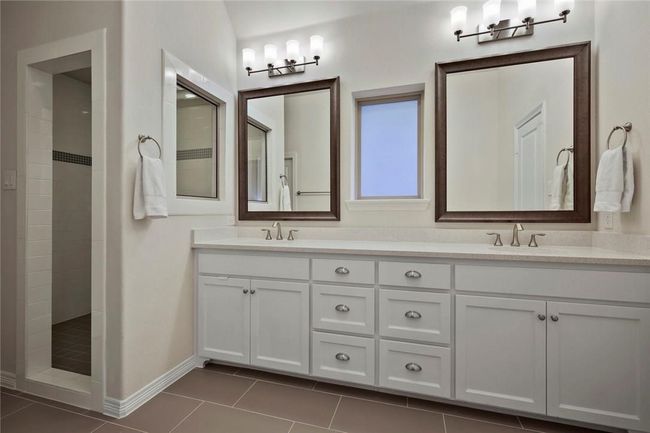 4904 Cloudcroft Ln, House other with 3 bedrooms, 3 bathrooms and null parking in Irving TX | Image 13