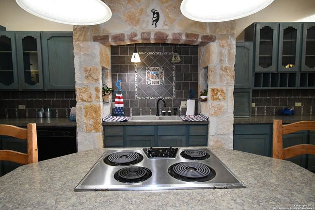 8389 E Loop 1604 S, House other with 5 bedrooms, 5 bathrooms and null parking in Adkins TX | Image 21